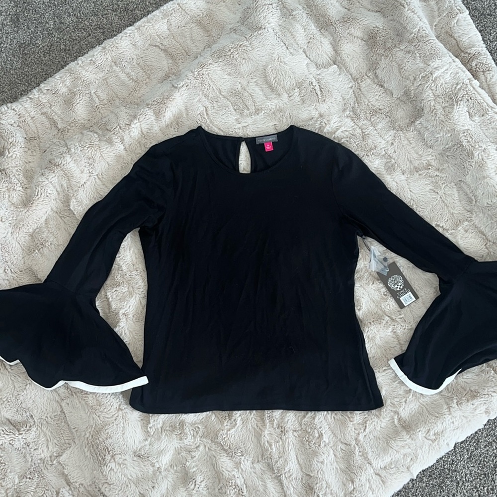 NWT Vince Camuto Bell sleeve top